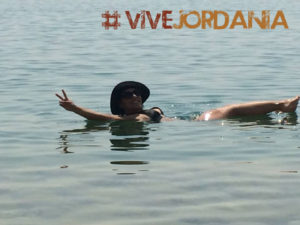 https://mkt.visitajordania.com/jordania/public/img-blog/2015/08/Flotando-en-el-Mar-Muerto-300x225.jpg
