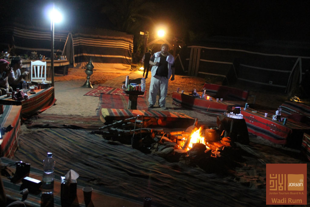 https://mkt.visitajordania.com/jordania/public/img-blog/2016/05/wadi-rum-fogata-1024x683.jpg
