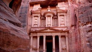 https://mkt.visitajordania.com/jordania/public/img-blog/2018/08/ya-puedes-visitar-las-impresionantes-ruinas-de-petra-en-google-street-view-300x169.jpg