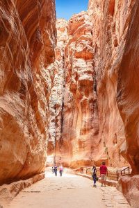 https://mkt.visitajordania.com/jordania/public/img-blog/2018/09/PETRA-BLOG-04-200x300.jpg