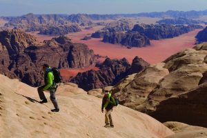 https://mkt.visitajordania.com/jordania/public/img-blog/2018/10/WADI-RUM-THOMAS-300x200.jpg