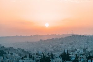 https://mkt.visitajordania.com/jordania/public/img-blog/2018/12/Amman-300x200.jpg