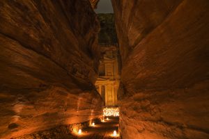 https://mkt.visitajordania.com/jordania/public/img-blog/2018/12/Block-Petra-300x200.jpg