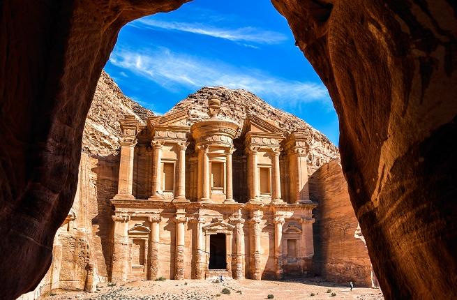 https://mkt.visitajordania.com/jordania/public/img-blog/2019/01/shutterstock_Petra_jan2.jpg
