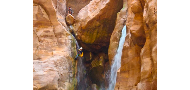 https://mkt.visitajordania.com/jordania/public/img-blog/2019/07/canonismos_650x309-7.jpg