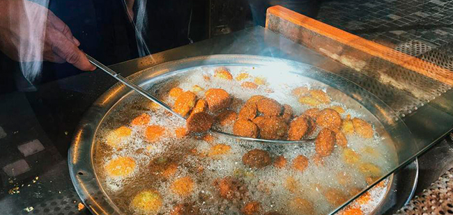 https://mkt.visitajordania.com/jordania/public/img-blog/2019/10/11-FALAFEL.jpg