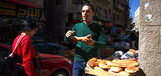 https://mkt.visitajordania.com/jordania/public/img-blog/2019/10/KA-AK-BREAD.jpg