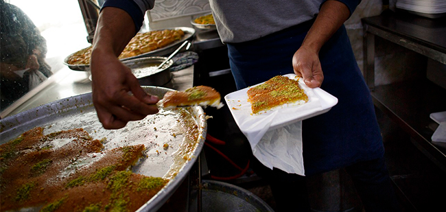https://mkt.visitajordania.com/jordania/public/img-blog/2019/10/KANAFEH-ORDER.jpg