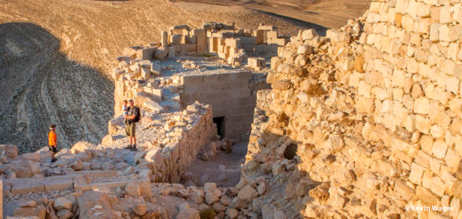 https://mkt.visitajordania.com/jordania/public/img-blog/2019/10/ruinas.jpg
