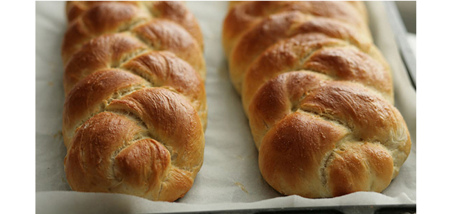https://mkt.visitajordania.com/jordania/public/img-blog/2019/12/21-challah-israel-600.jpg