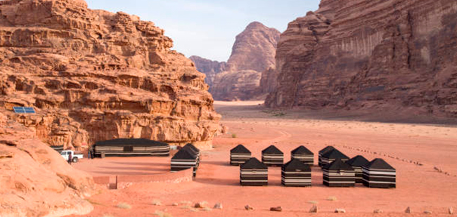 https://mkt.visitajordania.com/jordania/public/img-blog/2019/12/wadi-rum-campamento-beduino.jpg