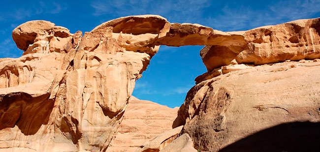 https://mkt.visitajordania.com/jordania/public/img-blog/2020/02/10-wadirum-bridge.jpg