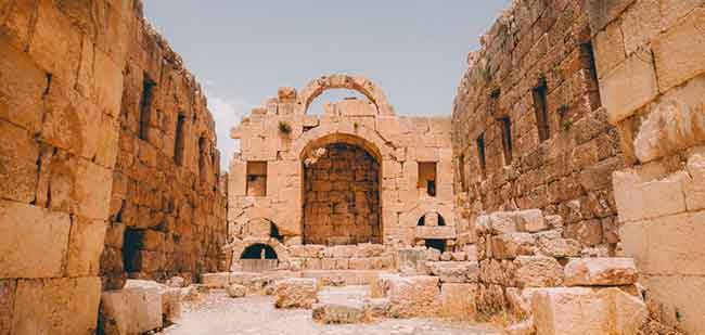 https://mkt.visitajordania.com/jordania/public/img-blog/2020/03/jerash-14.jpg