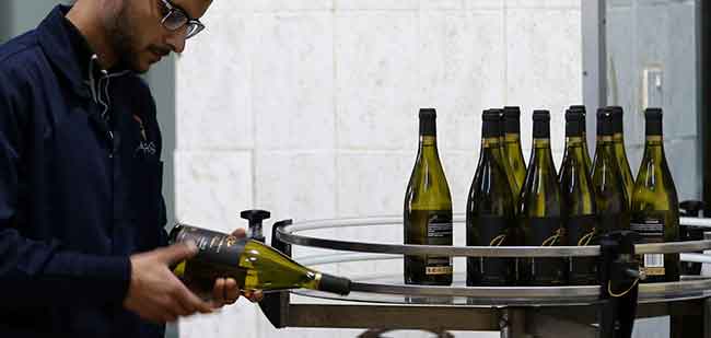 https://mkt.visitajordania.com/jordania/public/img-blog/2020/03/wine-2.jpg