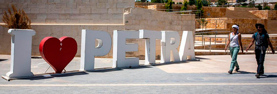 https://mkt.visitajordania.com/jordania/public/img-blog/2020/07/16-INT-Jordanos-regresan.jpg