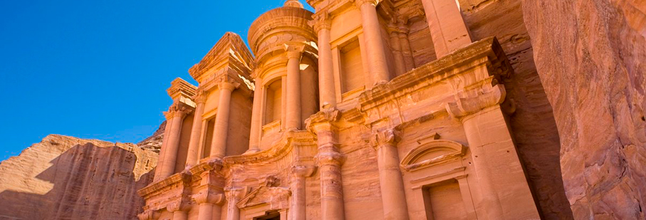 https://mkt.visitajordania.com/jordania/public/img-blog/2020/11/01-ciudad-rosa.jpg