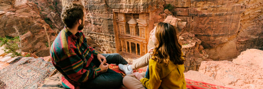 https://mkt.visitajordania.com/jordania/public/img-blog/2021/04/12-guia-petra.jpg