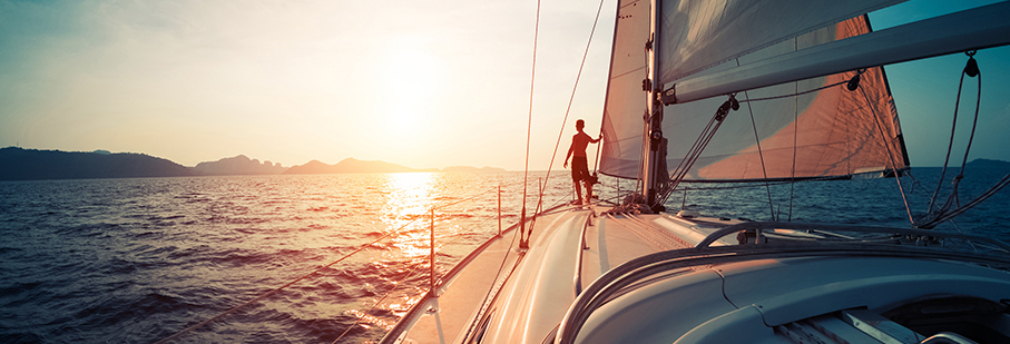 https://mkt.visitajordania.com/jordania/public/img-blog/2021/05/sailing-guia-aqaba.jpg