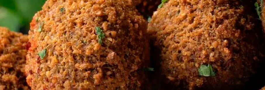 https://mkt.visitajordania.com/jordania/public/img-blog/2022/08/11-gastronomia-de-jordania.jpg