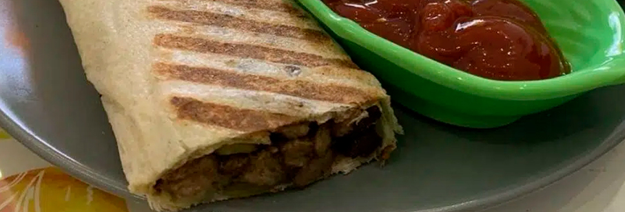 https://mkt.visitajordania.com/jordania/public/img-blog/2022/08/8-gastronomia-de-jordania.jpg