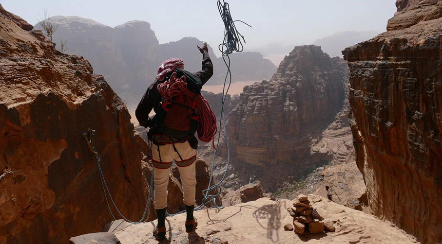 https://mkt.visitajordania.com/jordania/public/img-blog/2023/05/hikunig-wadi-rum-trail.jpg