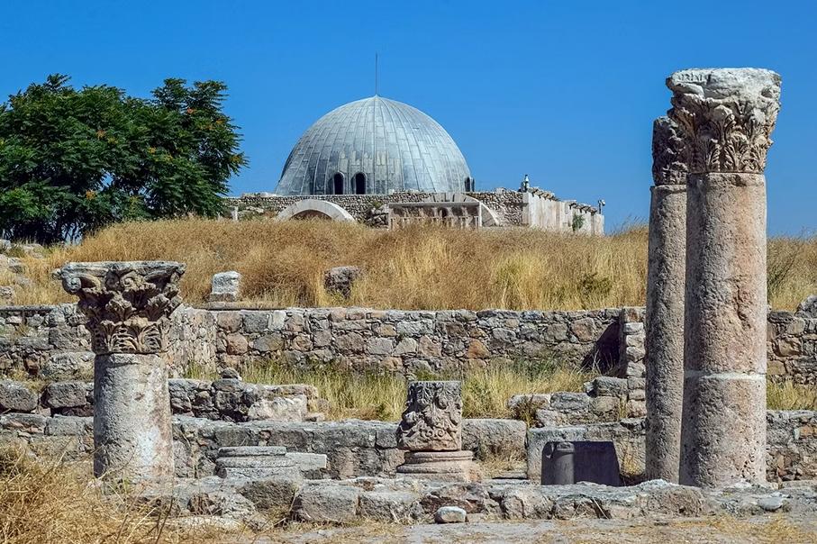 https://mkt.visitajordania.com/jordania/storage/app/public/images/04-ruinas-romanas-amman.jpg