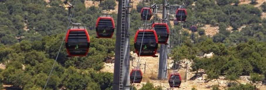 https://mkt.visitajordania.com/jordania/storage/app/public/images/64d584b27dd35_1-ajloun-teleferique.jpg