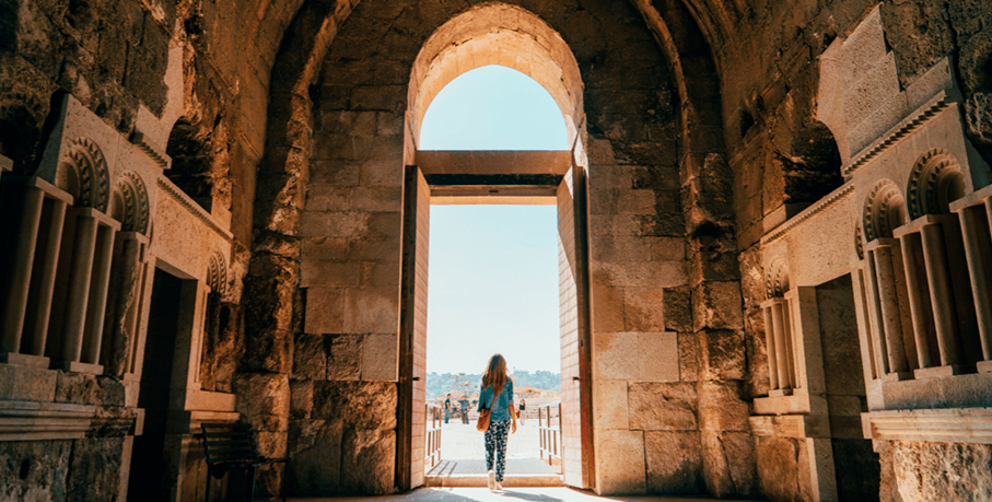 https://mkt.visitajordania.com/jordania/storage/app/public/images/64d69ed35dc6a_01-historia-y-religion-en-amman.jpg