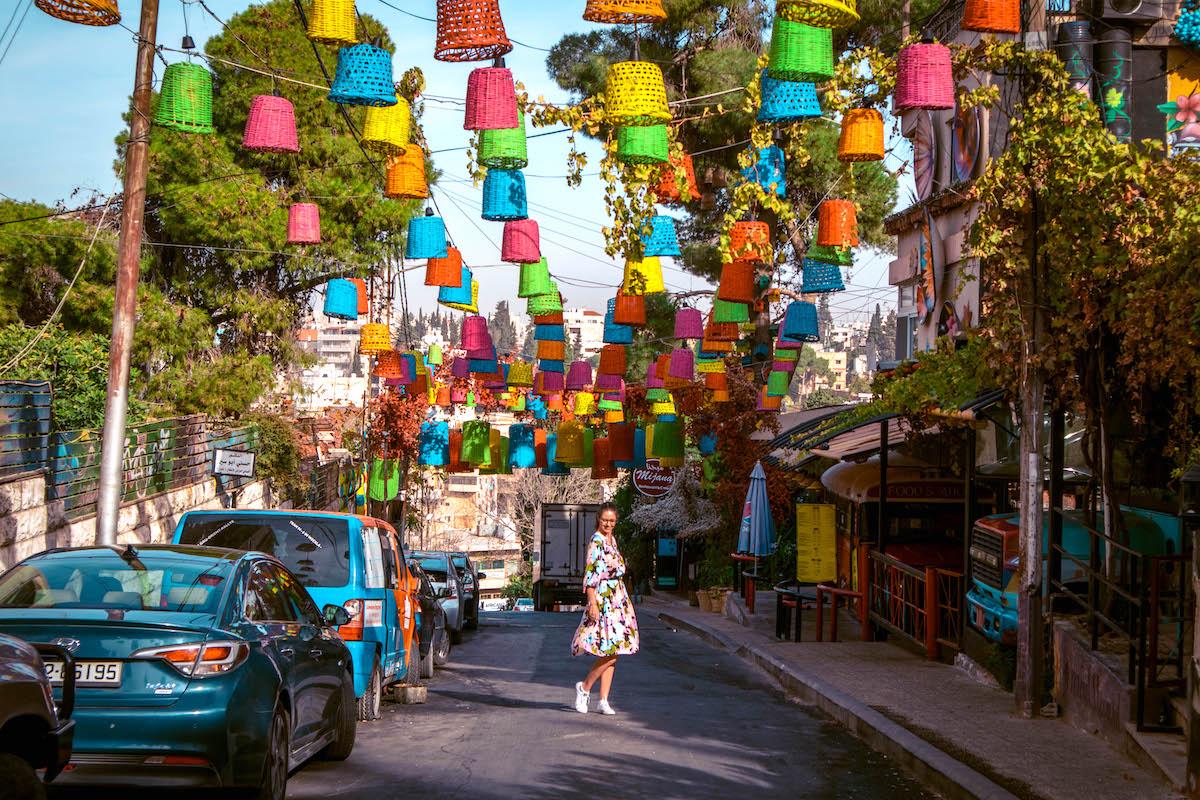 https://mkt.visitajordania.com/jordania/storage/app/public/images/64dbde903fc85_6-amman-rainbow-street.jpeg
