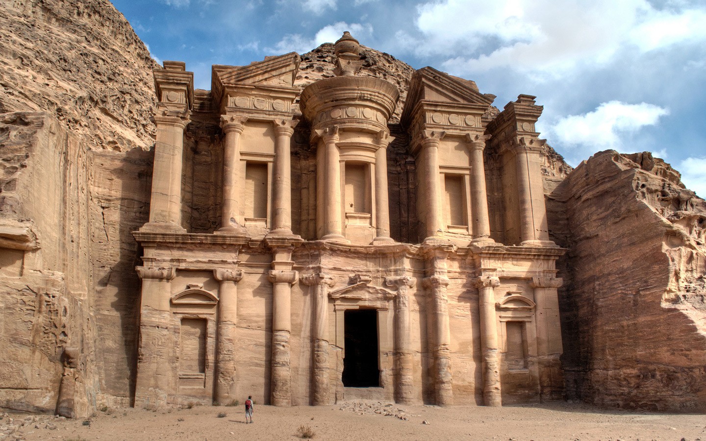 https://mkt.visitajordania.com/jordania/storage/app/public/images/64dbe5aa1faf3_foto-2-monasterio.jpeg