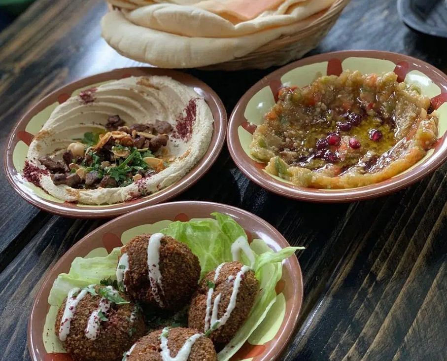 https://mkt.visitajordania.com/jordania/storage/app/public/images/64dc0e6ac8158_12-doble-gastronomia-de-jordania.jpg