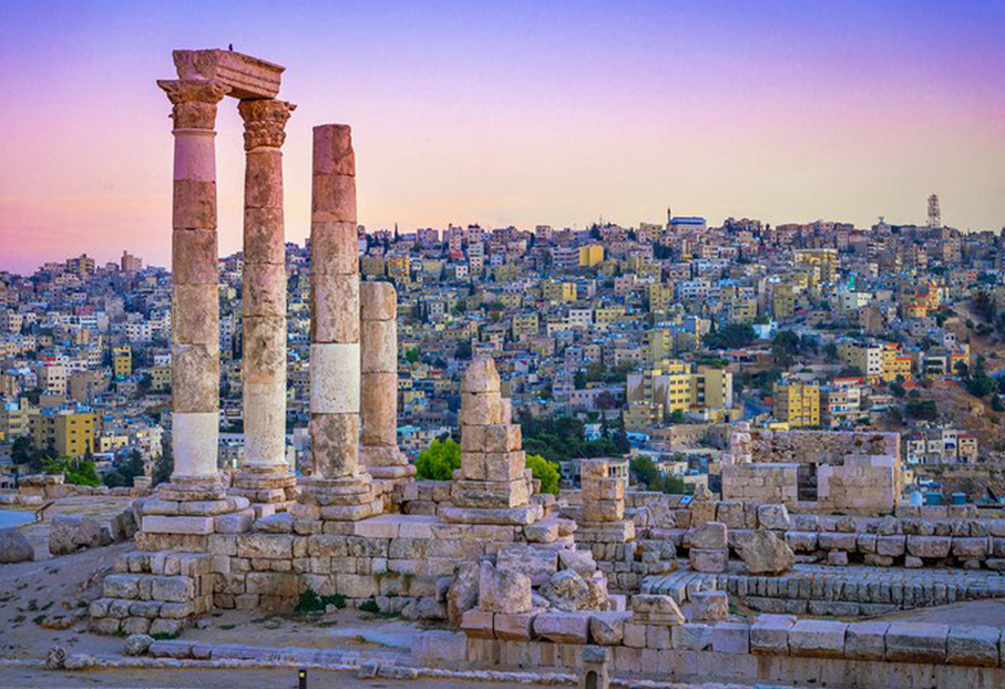 https://mkt.visitajordania.com/jordania/storage/app/public/images/64dc1902a06eb_amman-doble-atracciones-en-jordania.jpg