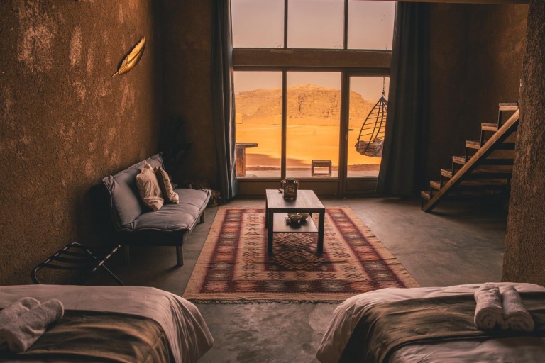 https://mkt.visitajordania.com/jordania/storage/app/public/images/64dd3a3e3c251_5-the-best-hotels-in-wadi-rum-jordan-zeina-desert-lodge-768x512.jpeg